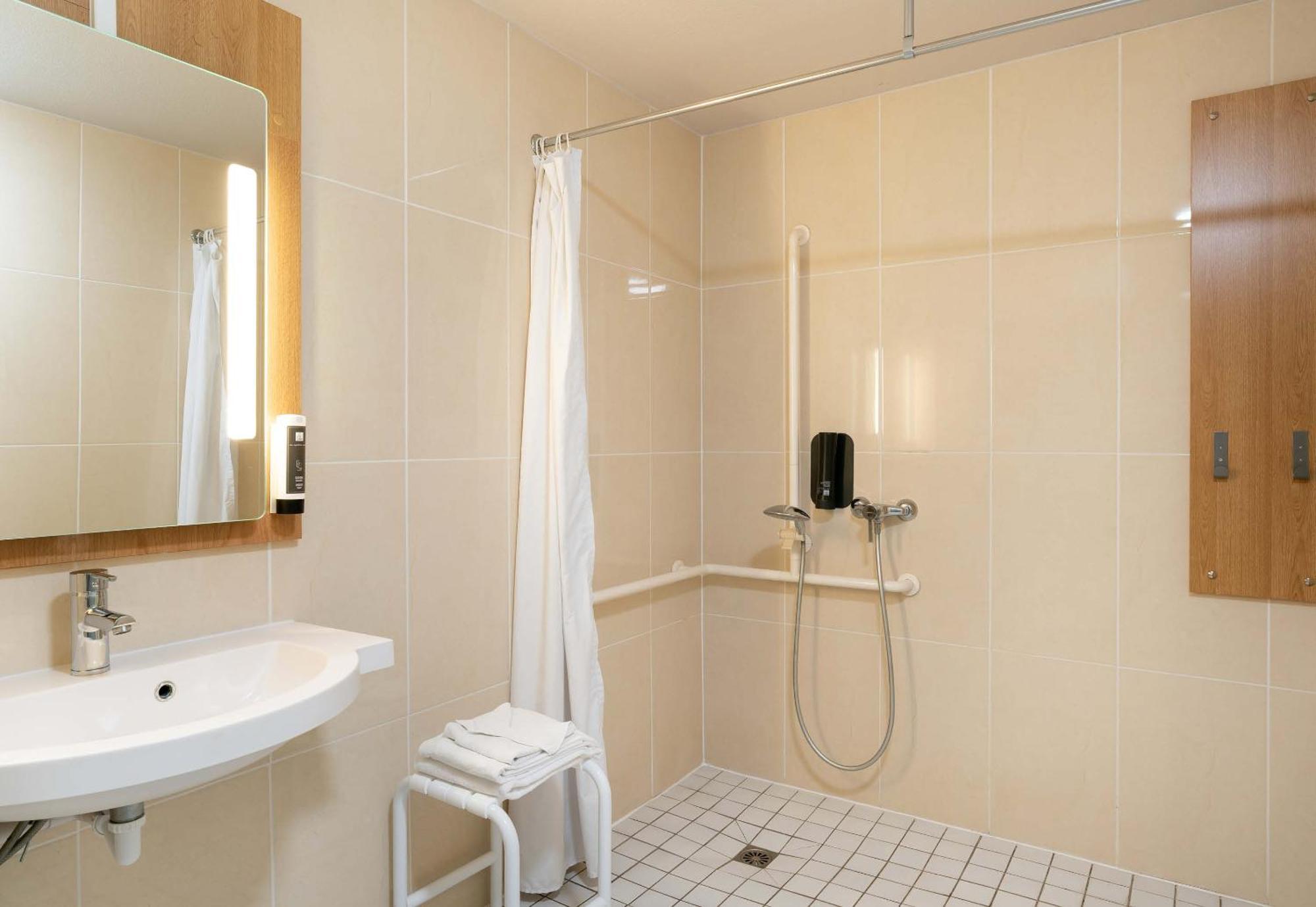 B&B Hotel Auray Carnac Esterno foto